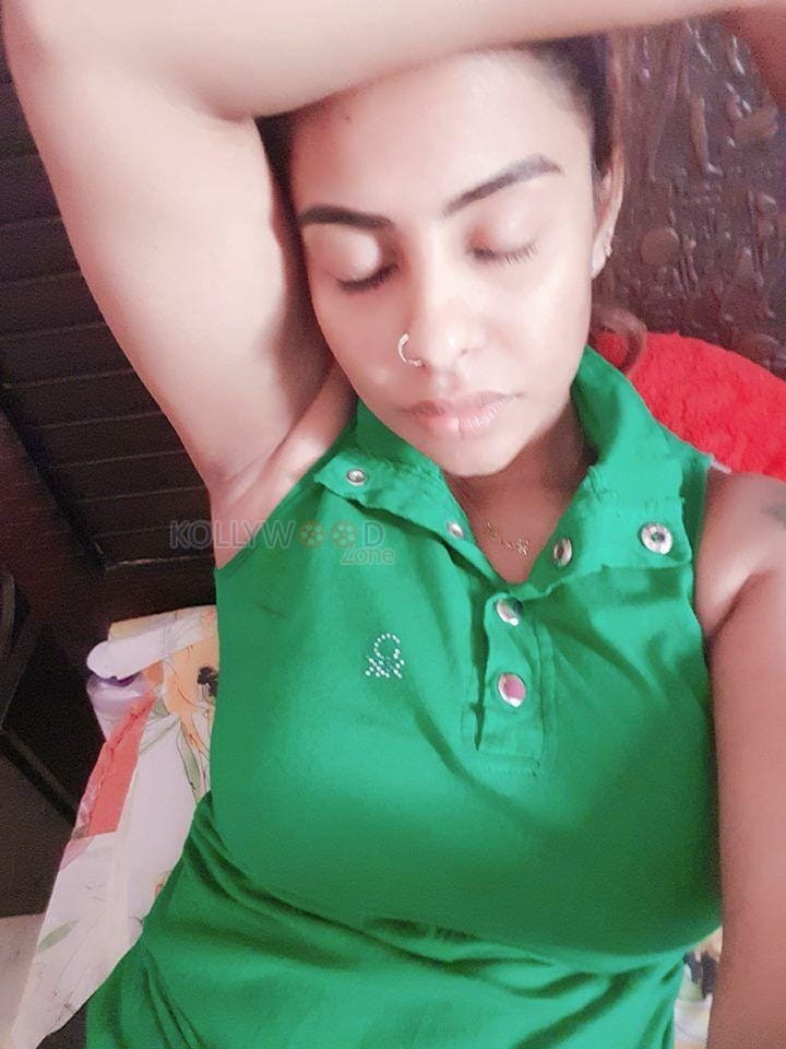 Telugu Actress Sri Reddy Personal Photos 04