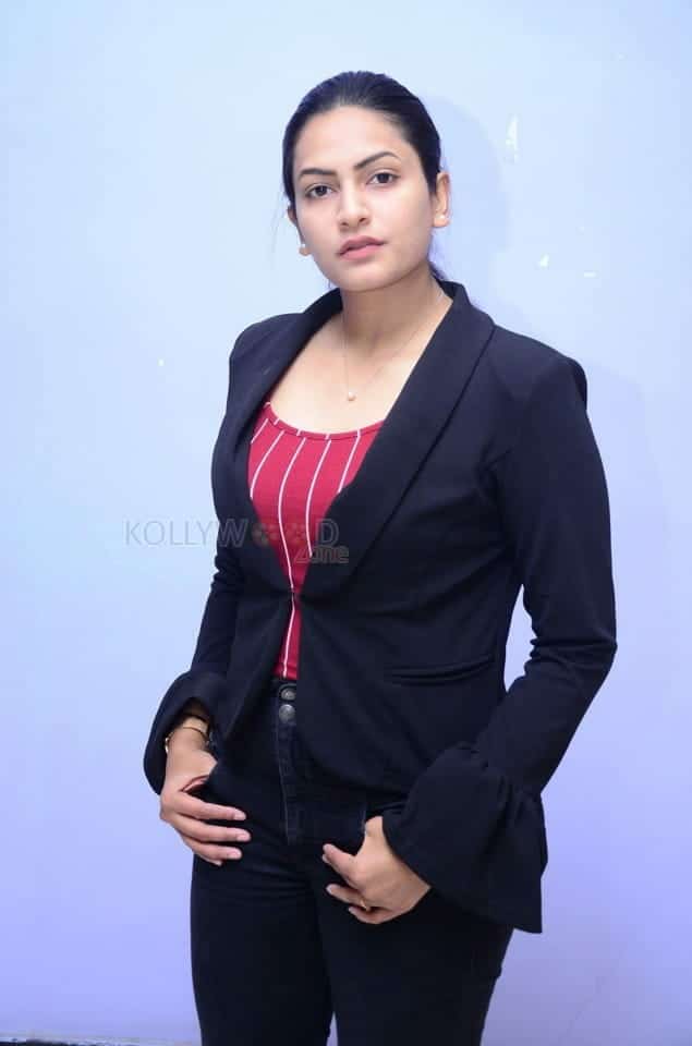 Telugu Actress Swetha Varma Photoshoot Stills 11