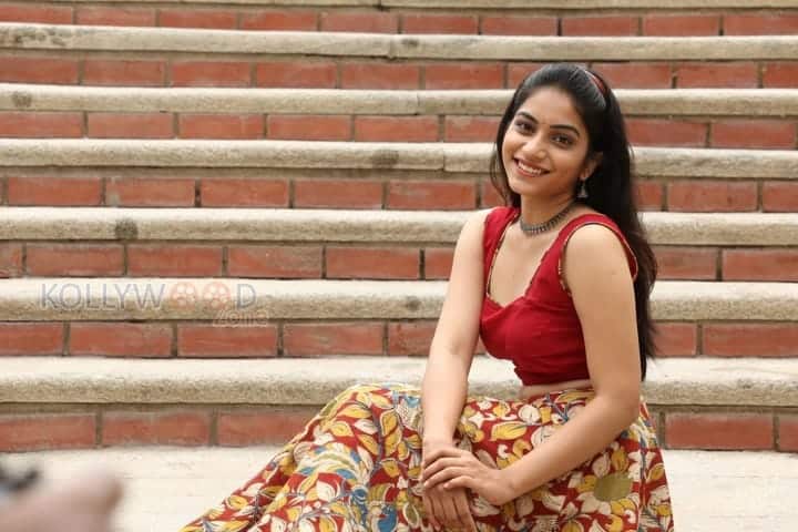 Tollywood Actress Punarnavi Bhupalam New Photos 24