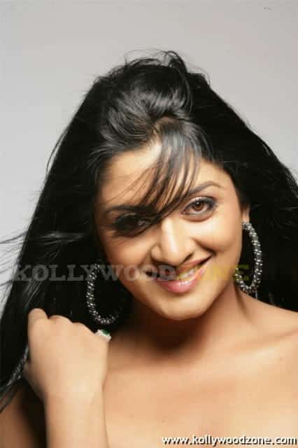 Vimala Raman Sexy Pictures 07