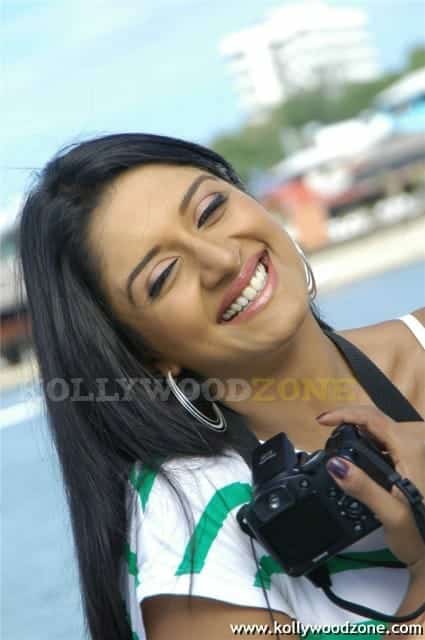 Vimala Raman Spicy Hot Pics 018