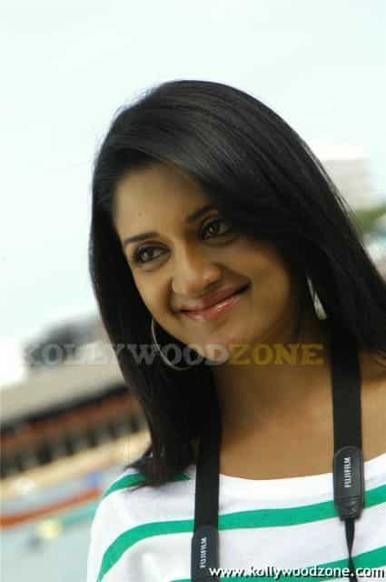 Vimala Raman Spicy Hot Pics 046