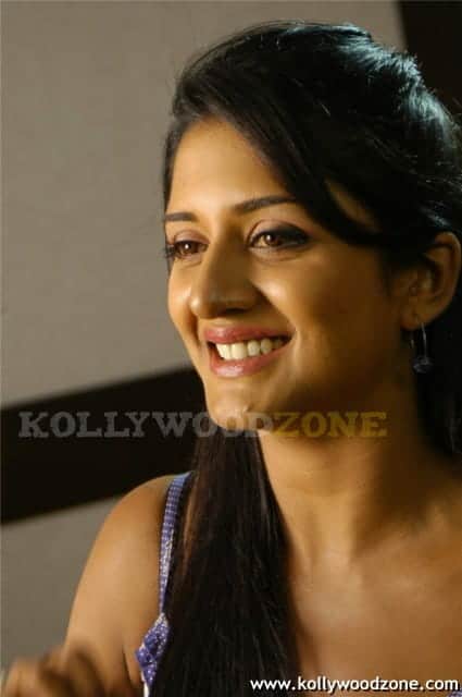 Vimala Raman Spicy Hot Pics 065