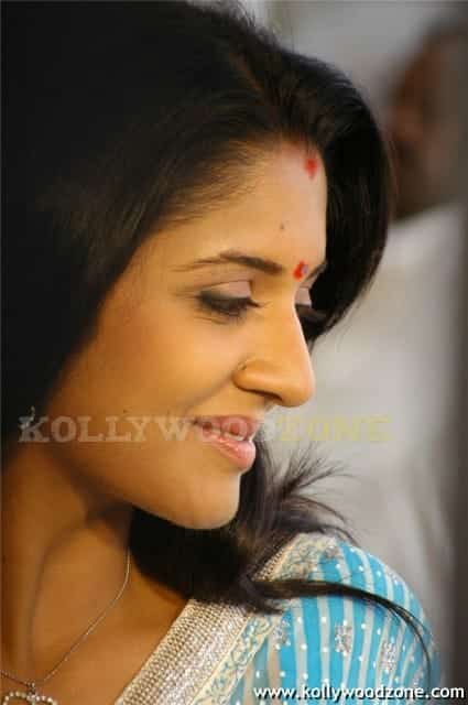 Vimala Raman Spicy Hot Pics 102