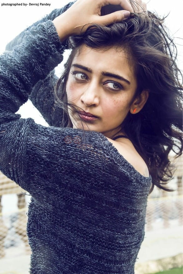 Vivegam Heroine Akshara Haasan Pictures 09