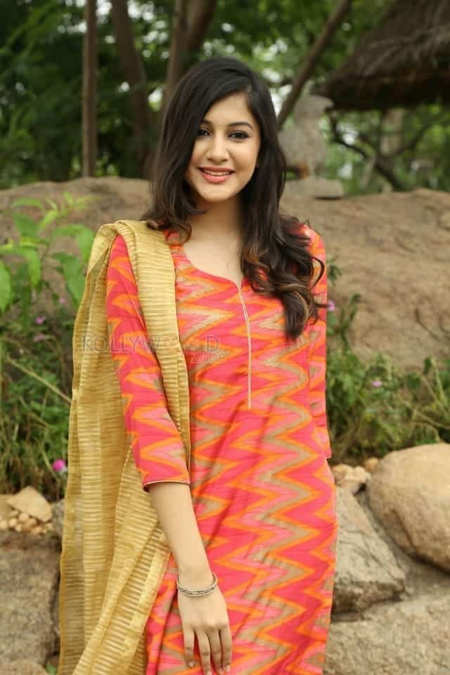 Young Telugu Actress Simran Sharma Photos 14