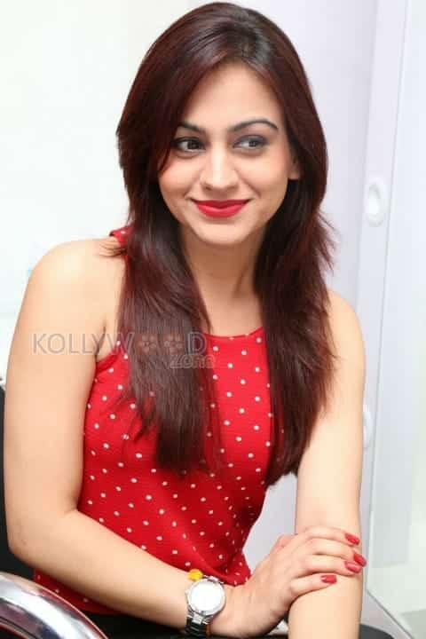 Actress Aksha At Naturals W Salon Launch Photos 04