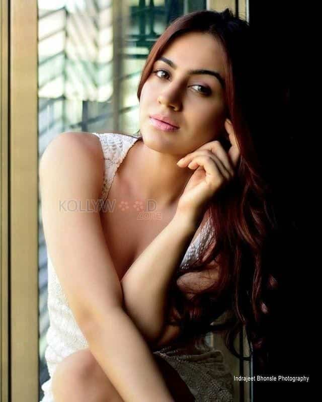 Actress Aksha Pardasany Latest Photoshoot Pictures 21