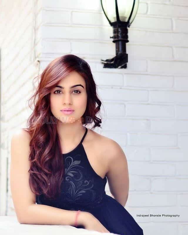 Actress Aksha Pardasany Latest Photoshoot Pictures 31