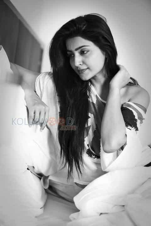 Actress Avantika Mishra Sexy Photoshoot Stills 03