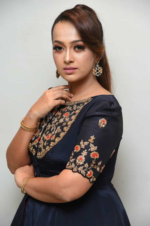 Actress Ester Noronha At Shakeela Movie Press Meet Stills 17