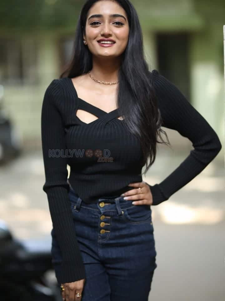 Actress Hrithika Srinivas at Sound Party Interview Photos 80