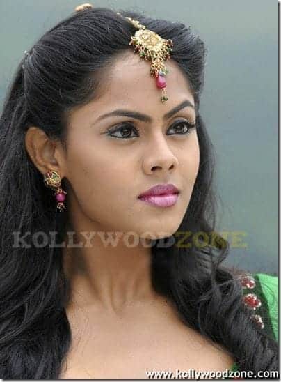 Actress Karthika Nair Stills 10