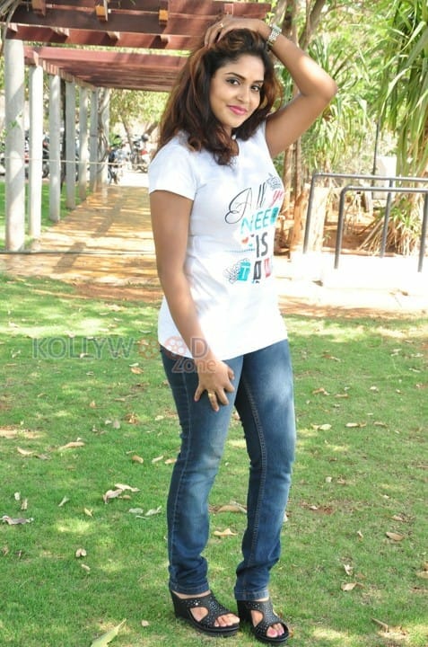 Actress Karunya Chowdary Photos 09