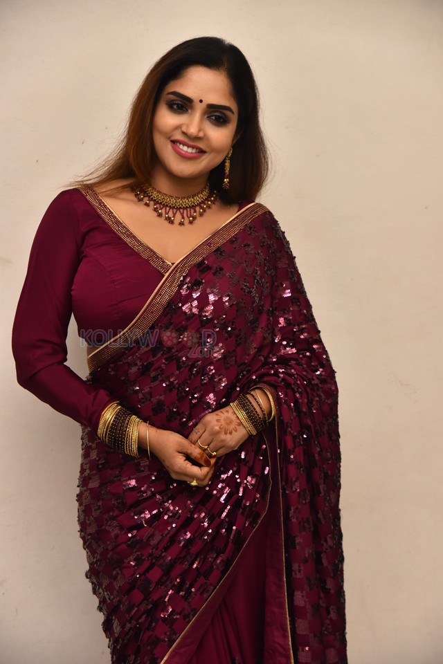 Actress Karunya Chowdary at Erracheera Movie Glimpse Release Press Meet Pictures 02