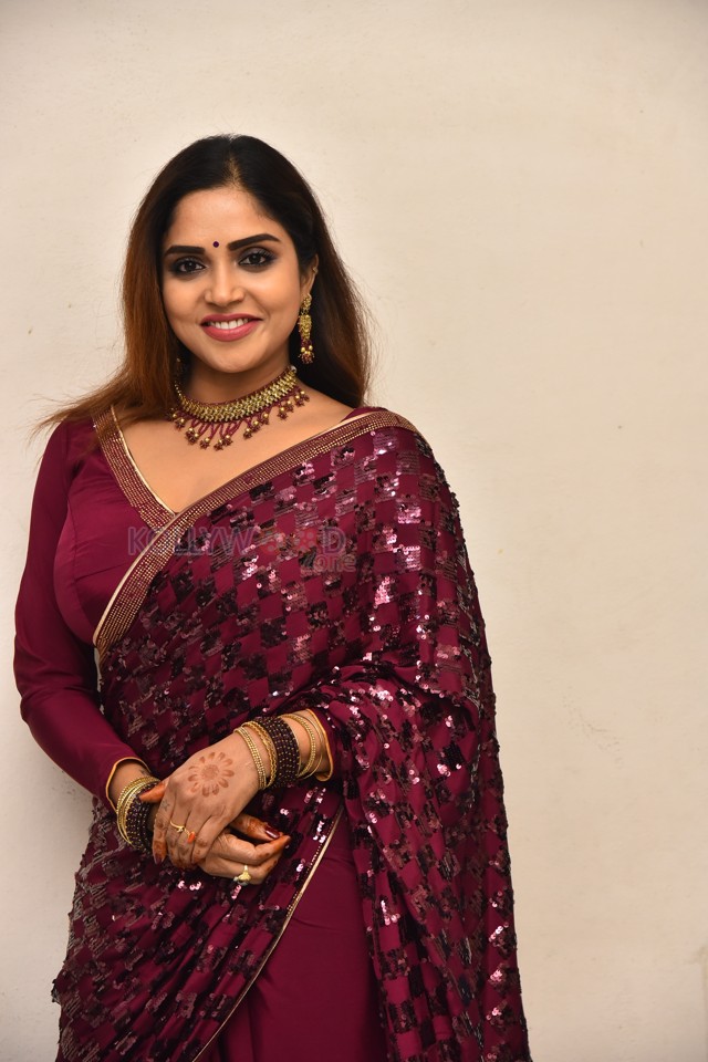 Actress Karunya Chowdary at Erracheera Movie Glimpse Release Press Meet Pictures 25