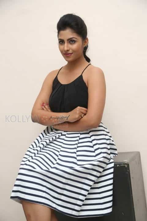 Actress Krithika Jayakumar New Pictures 19