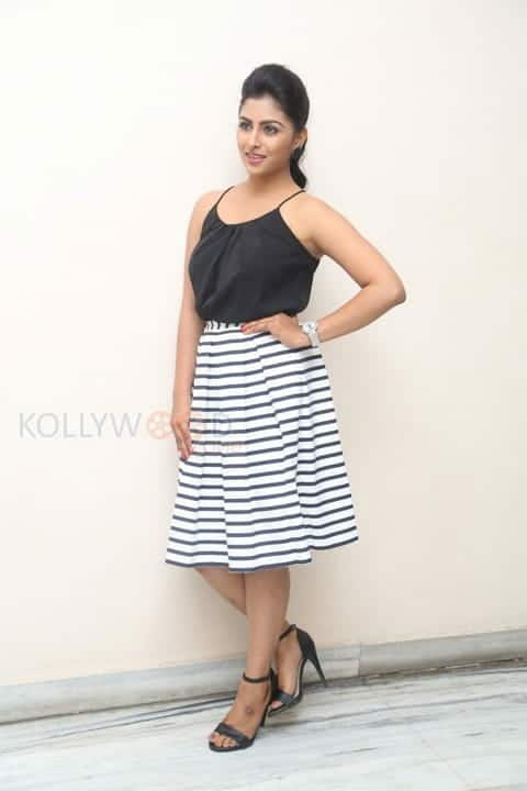 Actress Krithika Jayakumar New Pictures 34