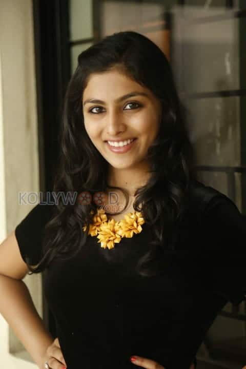 Actress Kruthika Jayakumar Pictures 04