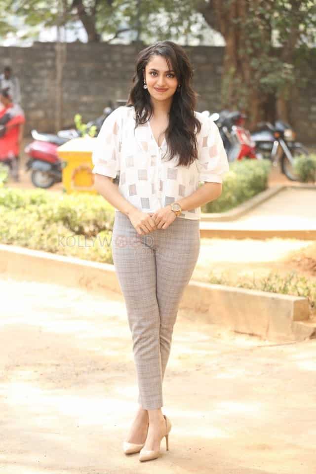 Actress Malavika Nair At Raj Tarun Orey Bujjigaa Movie Song Launch Pictures 29