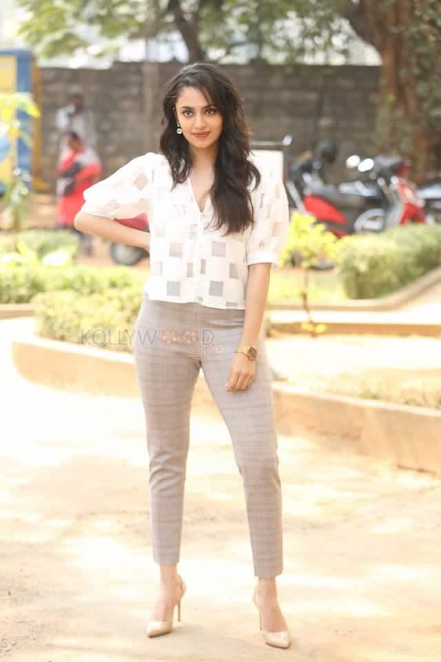 Actress Malavika Nair At Raj Tarun Orey Bujjigaa Movie Song Launch Pictures 31