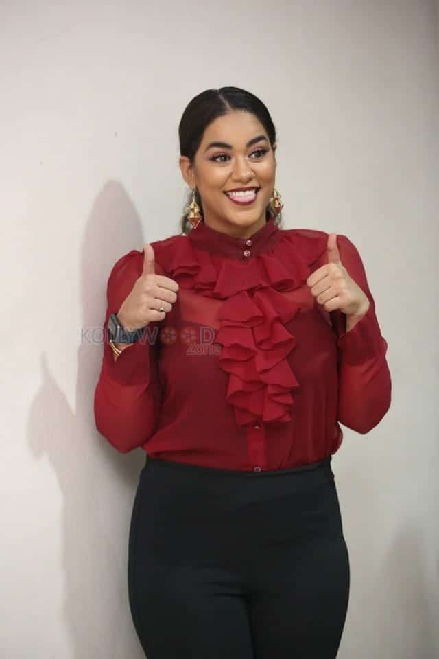 Actress Mumaith Khan At Kobbari Matta Promo Song Launch Photos 06