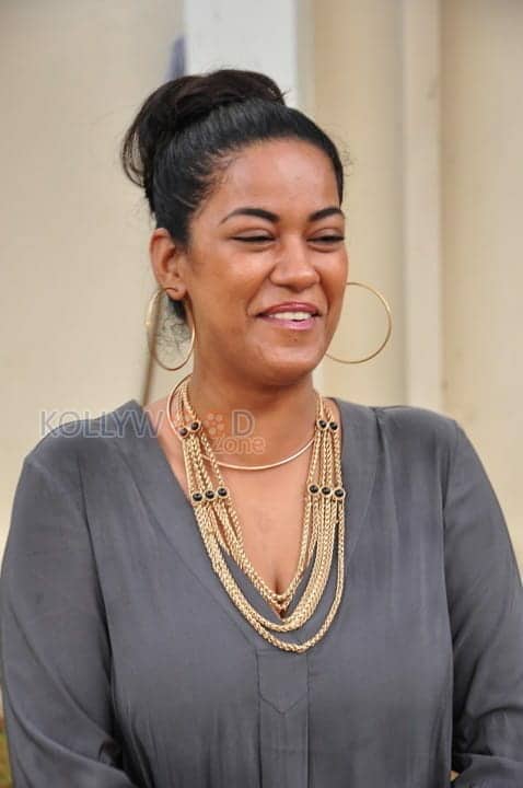 Actress Mumaith Khan New Photos 02