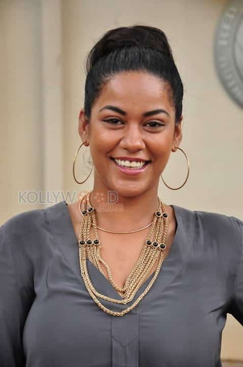 Actress Mumaith Khan New Photos 09