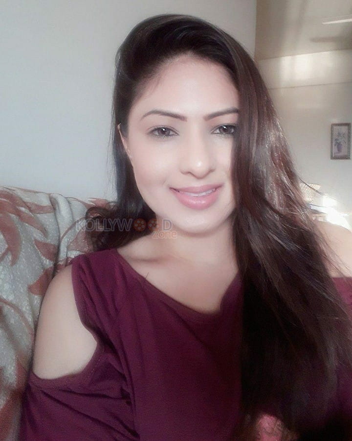 Actress Nikesha Patel Candid Pictures 17