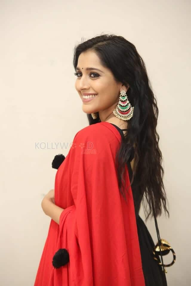 Actress Rashmi Gautam At Anthaku Minchi Movie Teaser Launch Photos 04