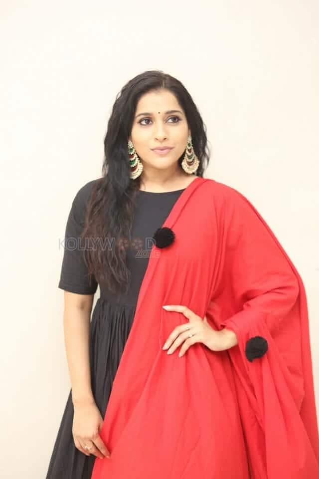 Actress Rashmi Gautam At Anthaku Minchi Movie Teaser Launch Photos 25