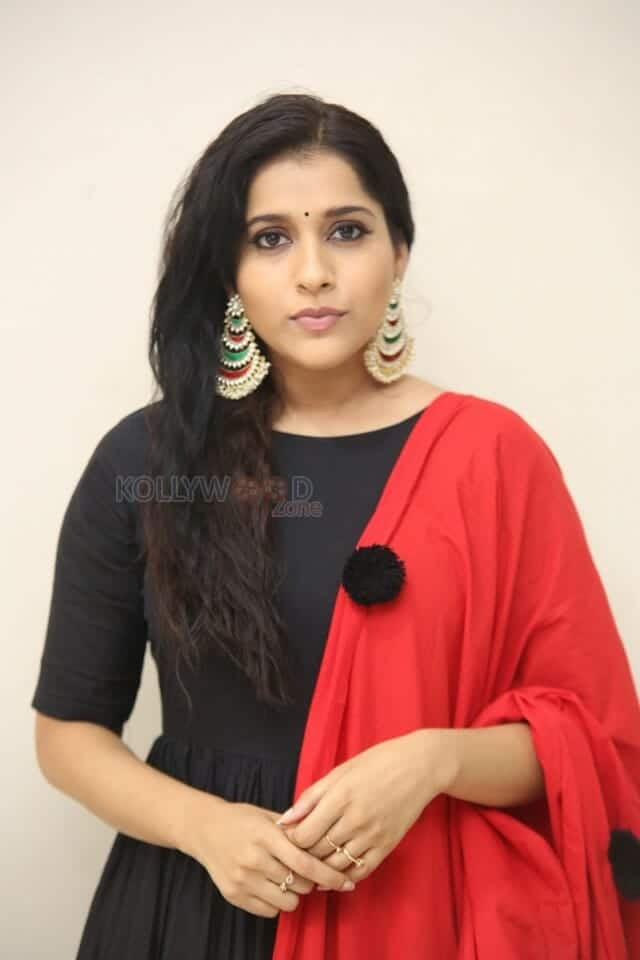 Actress Rashmi Gautam At Anthaku Minchi Movie Teaser Launch Photos 29