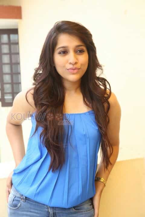 Actress Rashmi Gautam At Guntur Talkies Press Meet Pictures 16