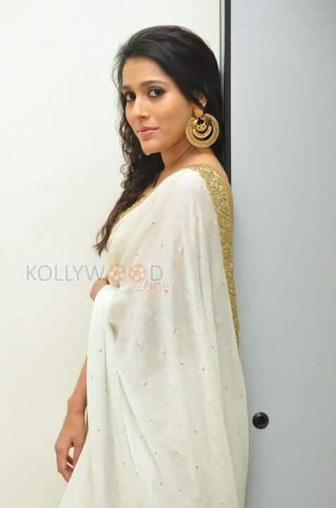 Actress Rashmi Gautam Beautiful Saree Photos 14