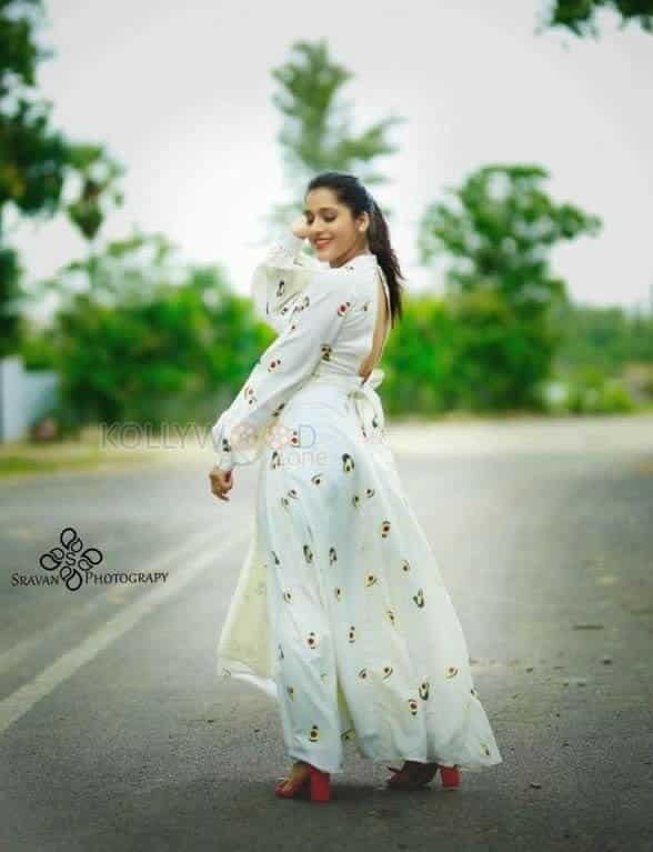 Actress Rashmi Gautam Instagram Photos 02 (166825) | Kollywood Zone