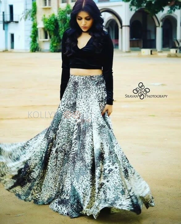 Actress Rashmi Gautam Instagram Photos 13