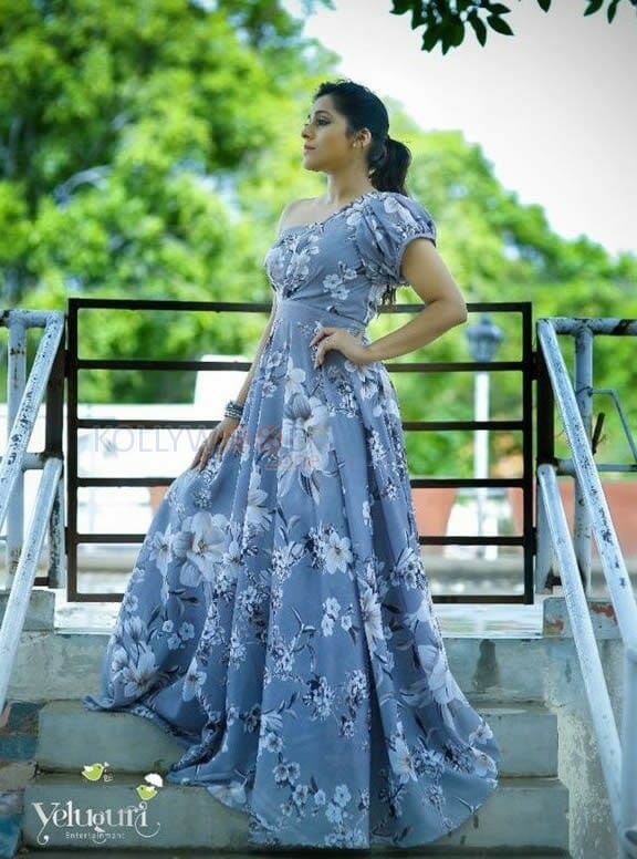 Actress Rashmi Gautam Instagram Photos 21