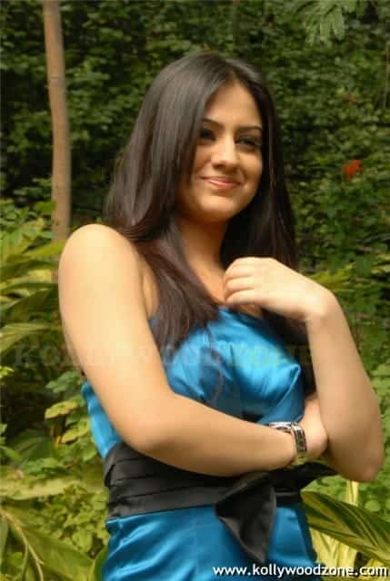 Aksha Stills 73