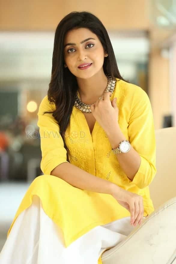 Avantika Mishra Latest Photos 06