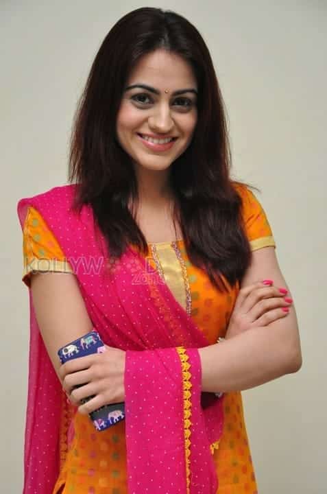 Beautiful Actress Aksha New Stills 01