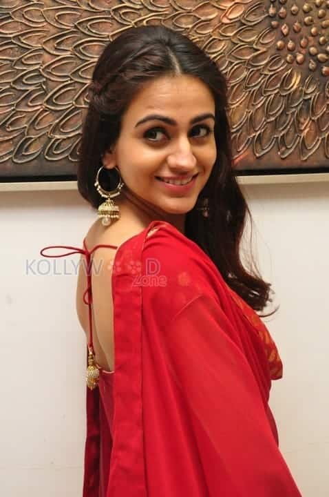 Beautiful Actress Aksha Pictures 06