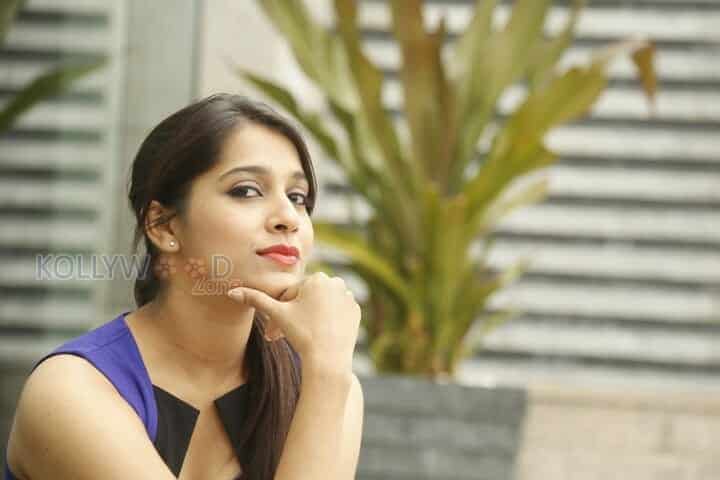 Beautiful Actress Rashmi Gautam Photoshoot Pictures 01