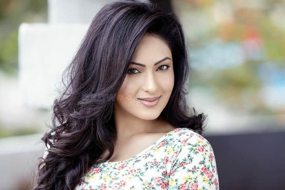 Beautiful Film Actress Nikesha Patel Photo Shoot Photos 11