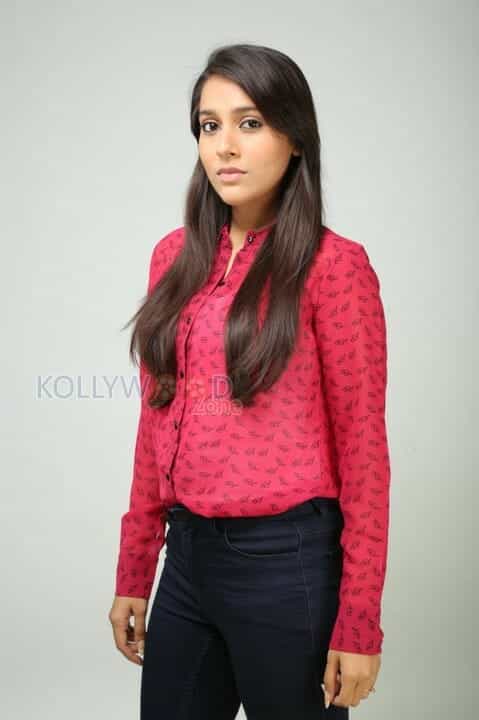 Dhowlath Heroine Rashmi Gautam Pictures 09