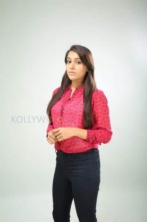 Dhowlath Heroine Rashmi Gautam Pictures 17