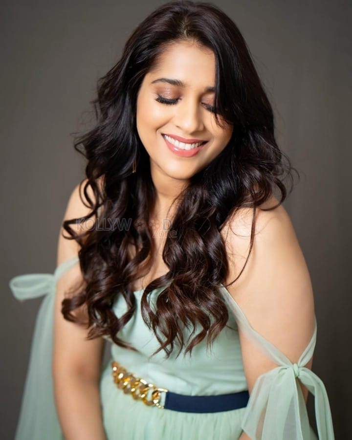 Elegant Rashmi Gautam in a Pastel Green Maxi Dress Pictures 04