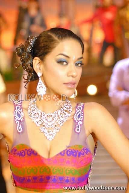 Glamour Actress Mumaith Khan Photos 22