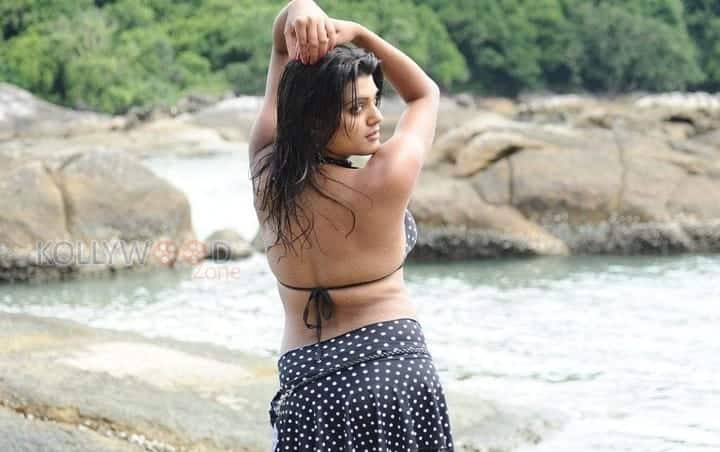 Hot And Sexy Tashu Kaushik Pictures 02