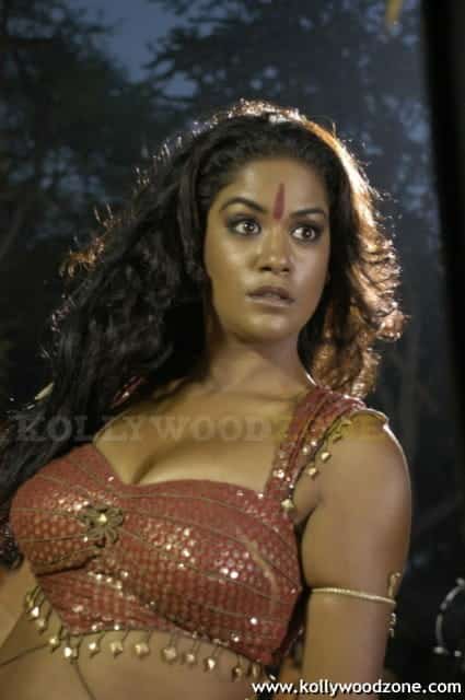 Hot Sexy Mumaith Khan Glamour Stills 24