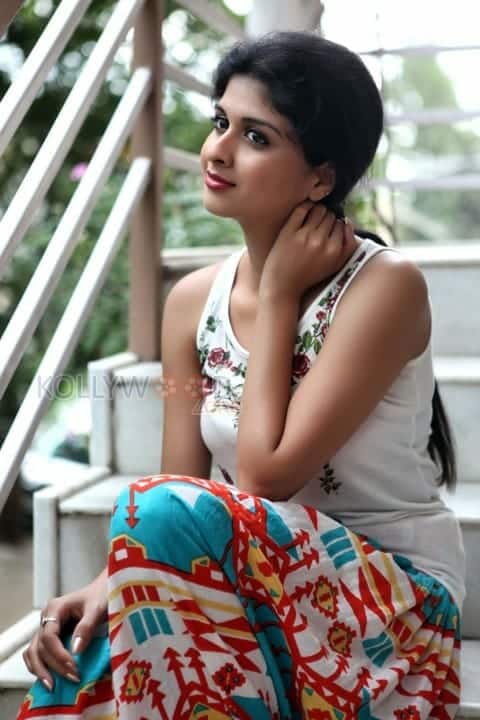 Ice Cream 2 Movie Heroine Naveena Mrudhula Basker Hot Photos 11